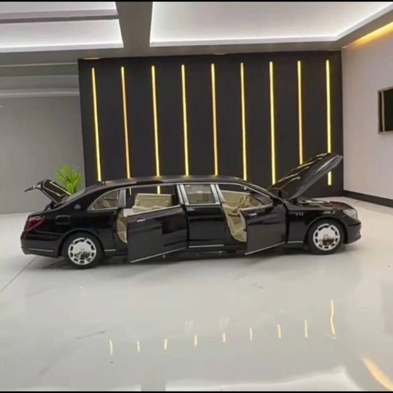 1:32 Игрушечный автомобиль Maybach S650 Расширенное издание Металлический игрушечный автомобиль из сплава Литье под давлением и игрушечный транспорт Модель автомобиля Световой звук Игрушки для детей Играйте в транспортные средства и модели