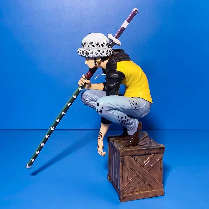 Фото 16 см цельная аниме-фигурка Trafalgar Law Squatting ПВХ фигурки героев модель настольный компьютер чехол орнамент для фанатов игрушки подарки №2