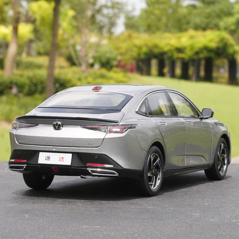 Фото Оригинальная модель автомобиля Changan Yida 1:18, 2023, имитация модели автомобиля из сплава №3