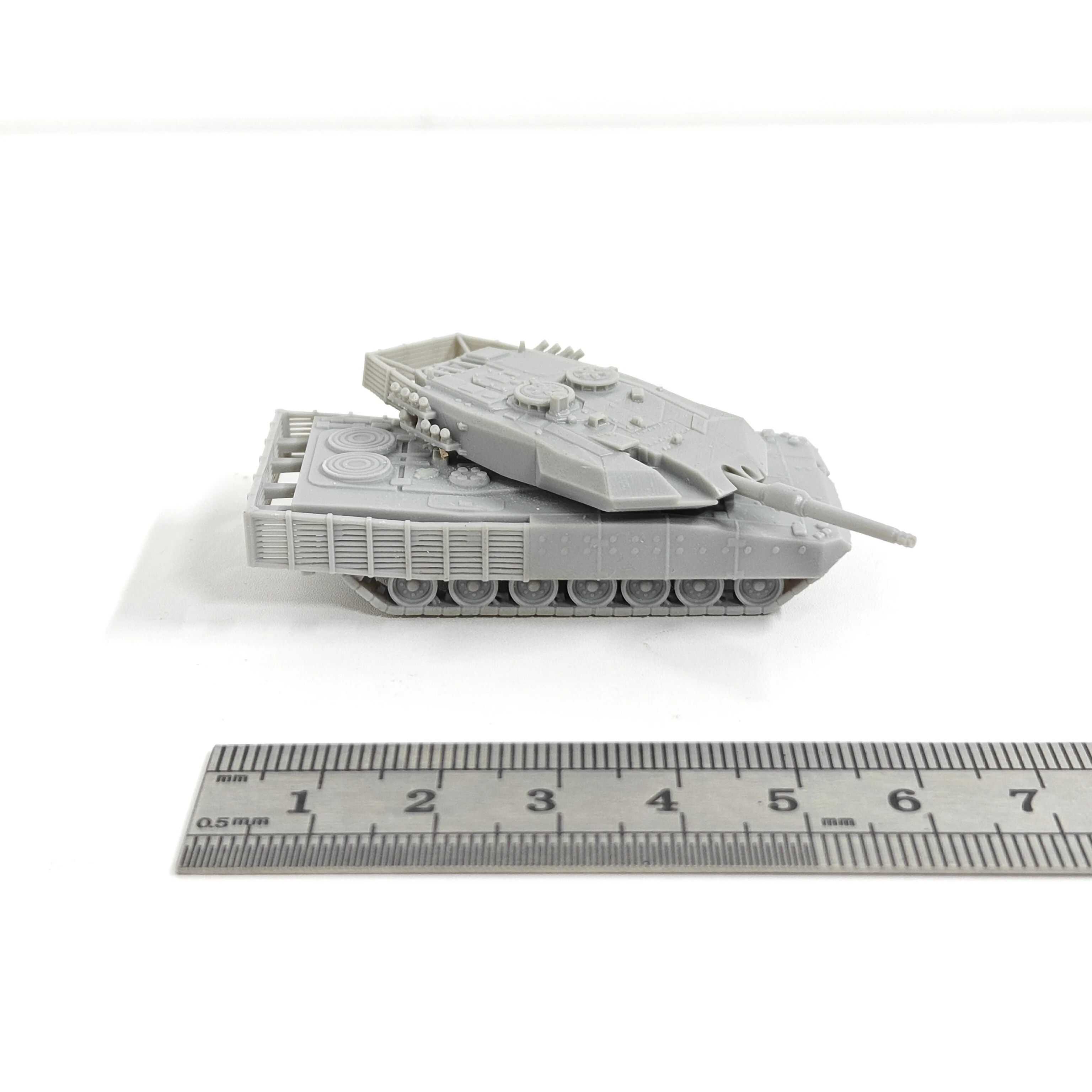 КОМПЛЕКТ МОДЕЛИ танка Leopard Evolution в масштабе 1/144