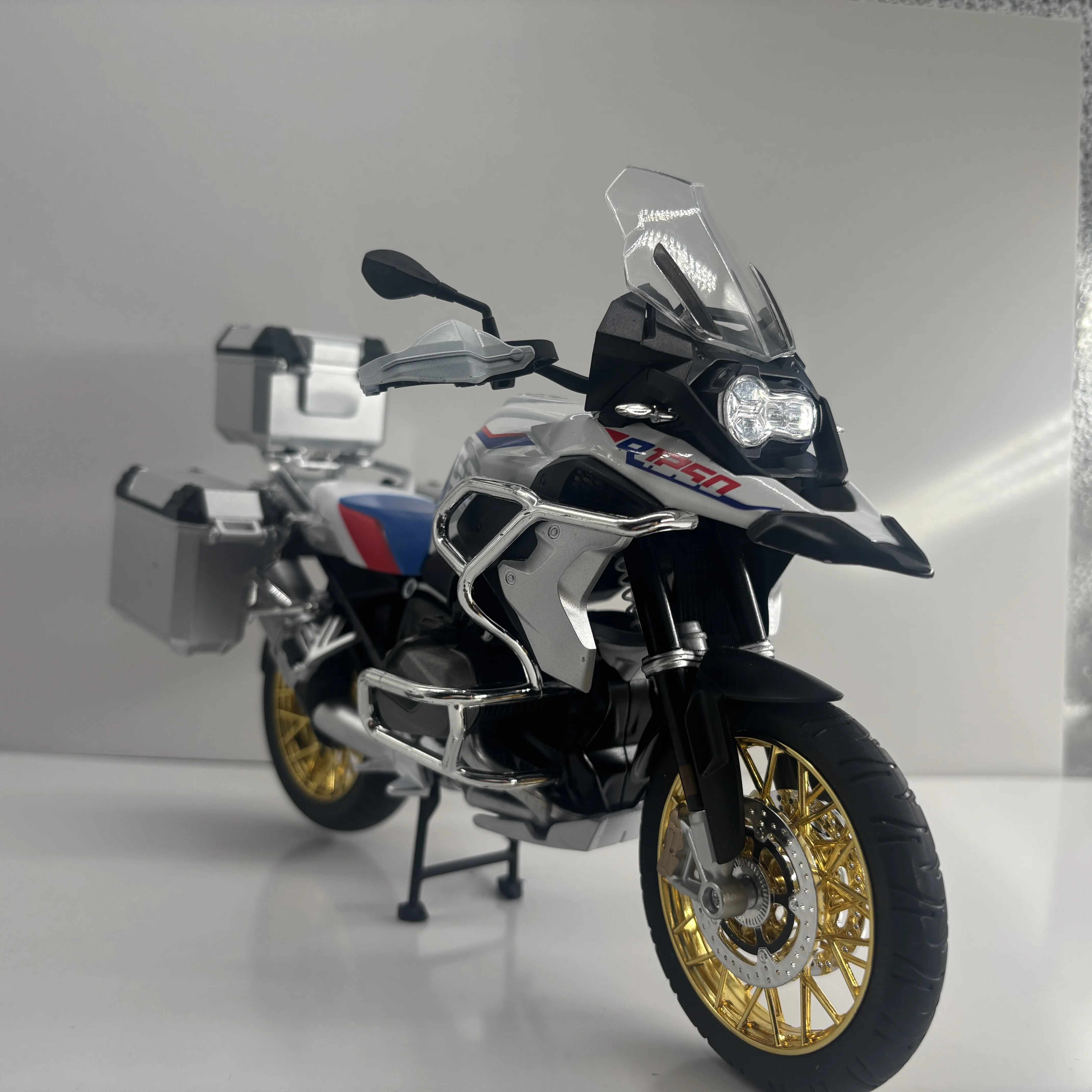 1:9 BMW R1250 GS Water Bird Игрушечная модель мотоцикла для детей Литой под давлением металлический автомобиль Миниатюрная коллекция подарок для мальчиков M54