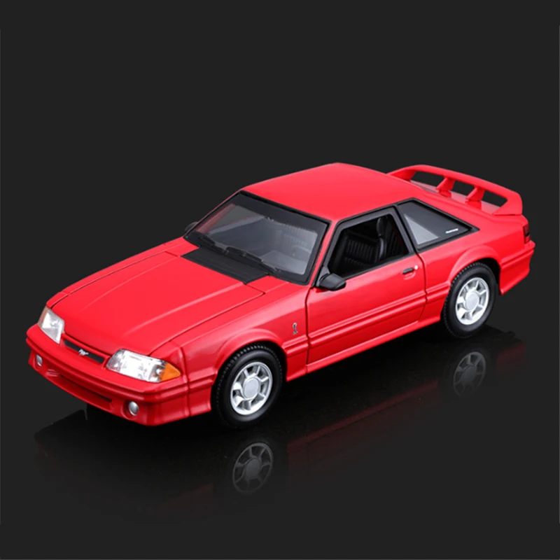 Фото Maisto 1:24 1993 Ford Mustang SVT Cobra, модель спортивного автомобиля из сплава, литье под давлением, металлические гоночные машины, модель автомобиля, имитация детской игрушки в подарок №3