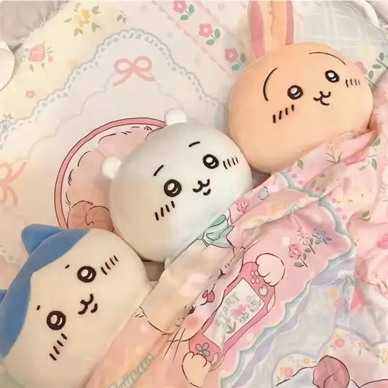 Фото MINISO Sleep in A Hug, хлопковая кукла Chiikawa, милая подушка с героями мультфильмов Hachiware, подарок на день рождения, романтическая девушка №2