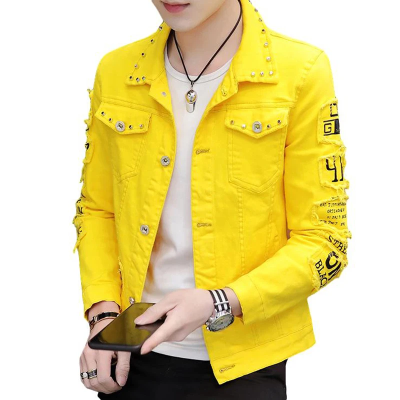 Джинсы Musim Semi dan Musim Gugur Pria Jaket Denim Fashion Korea Pria Robek с заклепками Jaket Denim Street Style Kasual Cetak Huruf Jean