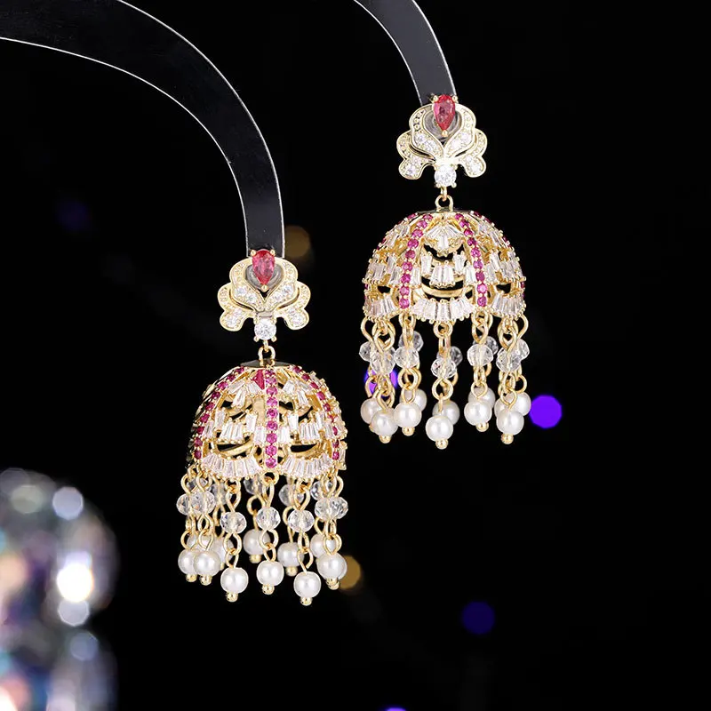 Фото Индийские серьги-подвески Jhumka с искусственными бусинами, женские свадебные кубические циркониевые ювелирные изделия, бриллиантовые серьги 2024 №2