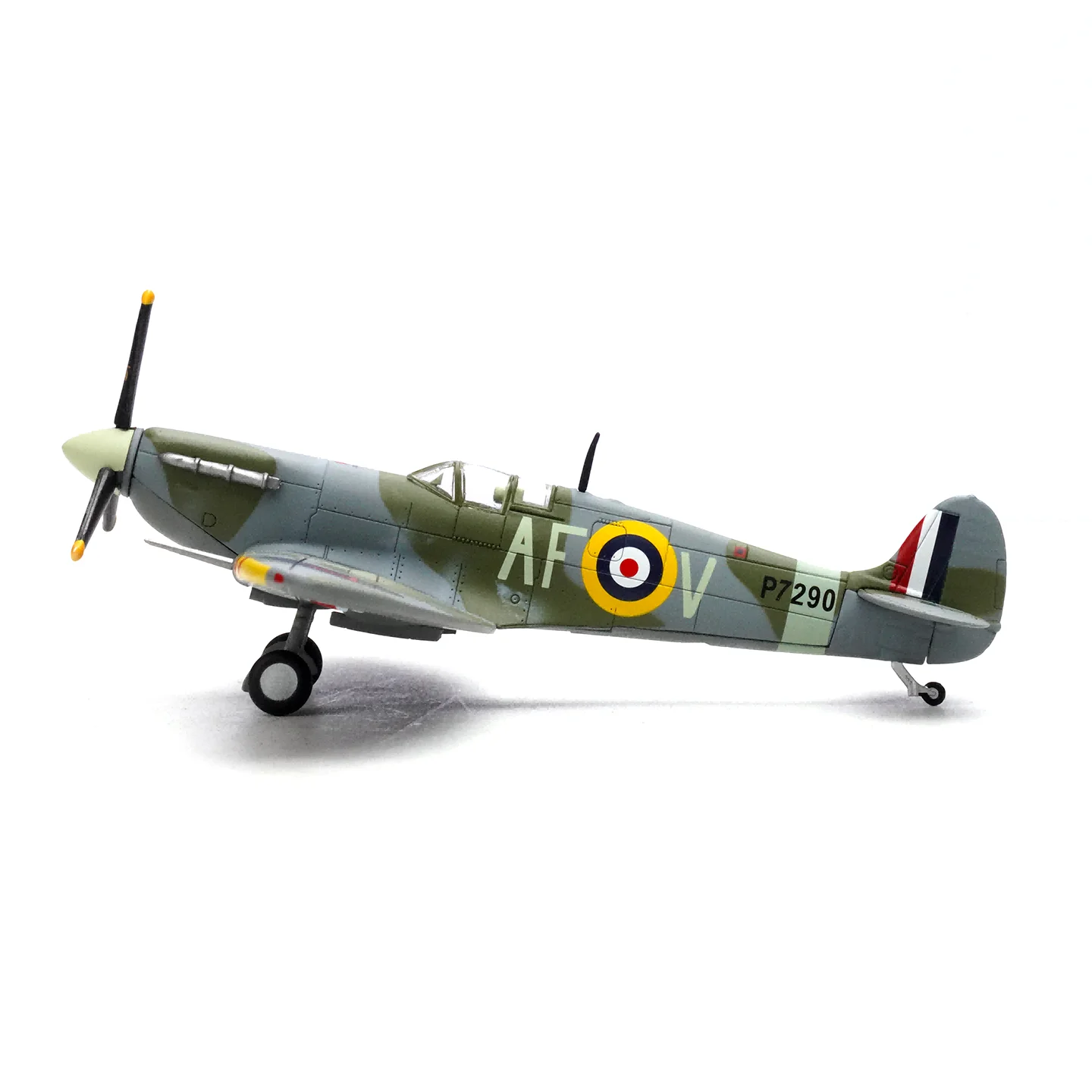 Фото 1:72 L14618LD Модель истребителя Spitfire MK lia Британская модель самолета из сплава 1942 года №2