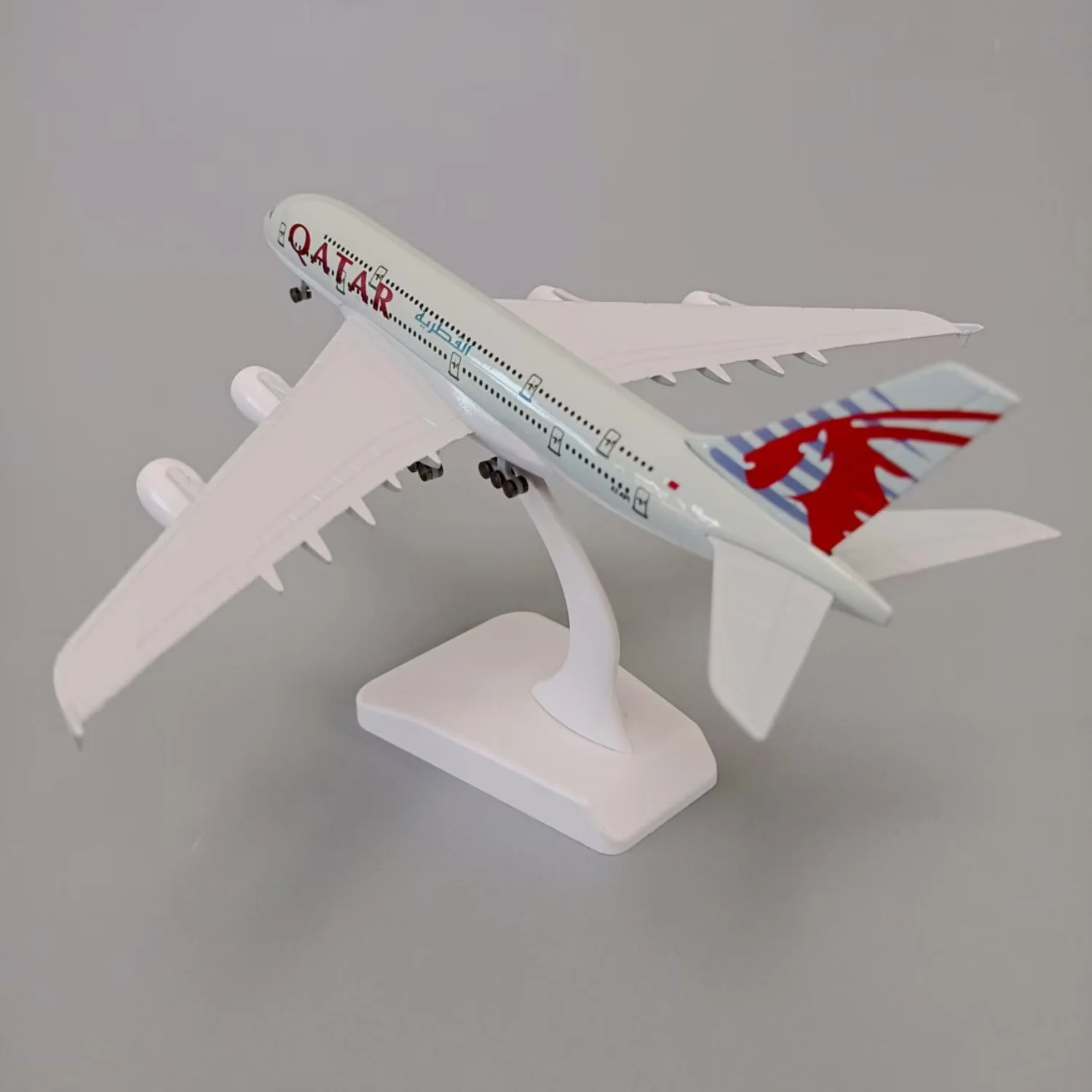 Фото Air QATAR A380 Airbus 380 Airways Airlines Модель самолета из металлического сплава Модель самолета Литой под давлением самолет и шасси Колеса 20 см №4