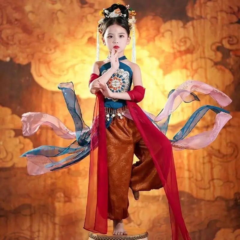 Фото Летние стримеры для девушек Hanfu, вышитые экзотические Стильные Классические танцевальные костюмы Dunhuang, традиционное китайское платье №2
