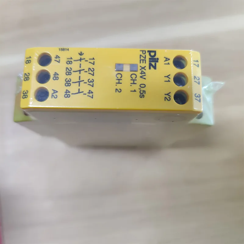Новое оригинальное реле безопасности 774310 X3 24 В переменного тока VDC 3n/o 1n/c на складе pilz774310