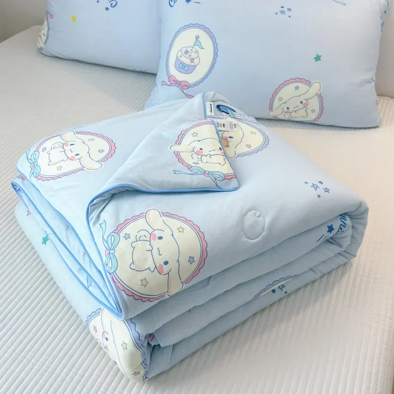 Фото Летнее тонкое одеяло Sanrio класса А, мягкое одеяло Kuromi Pachacco Cinnamoroll, воздушное одеяло, пододеяльник для офиса, дивана, одеяло для сна №3