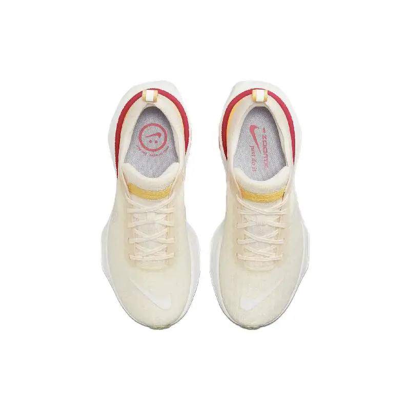 Фото Женские кроссовки Nike ZoomX Invincible Run 3, светло-кремовый топаз Gold Sea Coral DR2660-201 №4