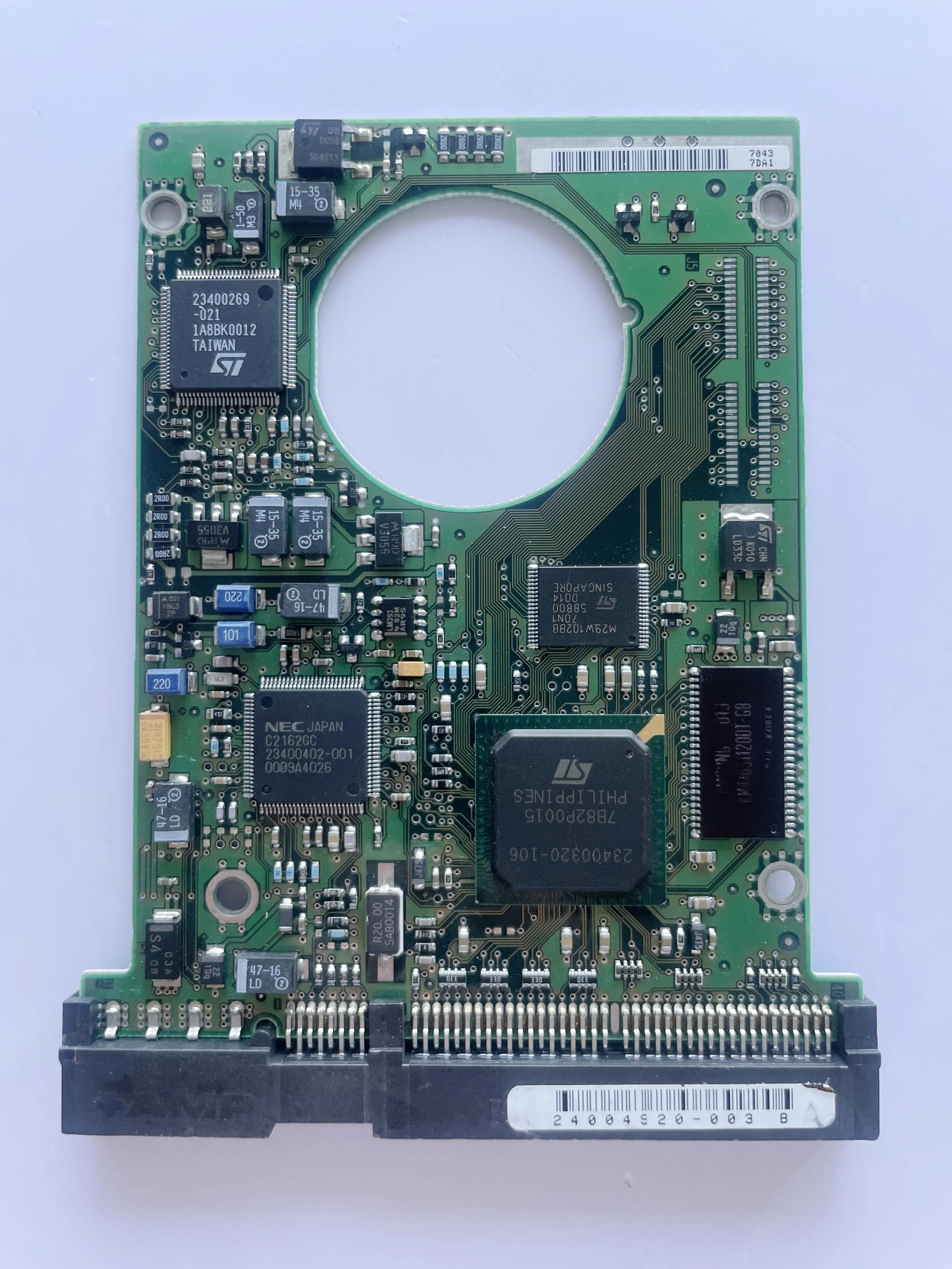 1005451 -001 Печатная плата жесткого диска Seagate 1005451 -001 REV A / ИС главного контроллера: 23400320 -106