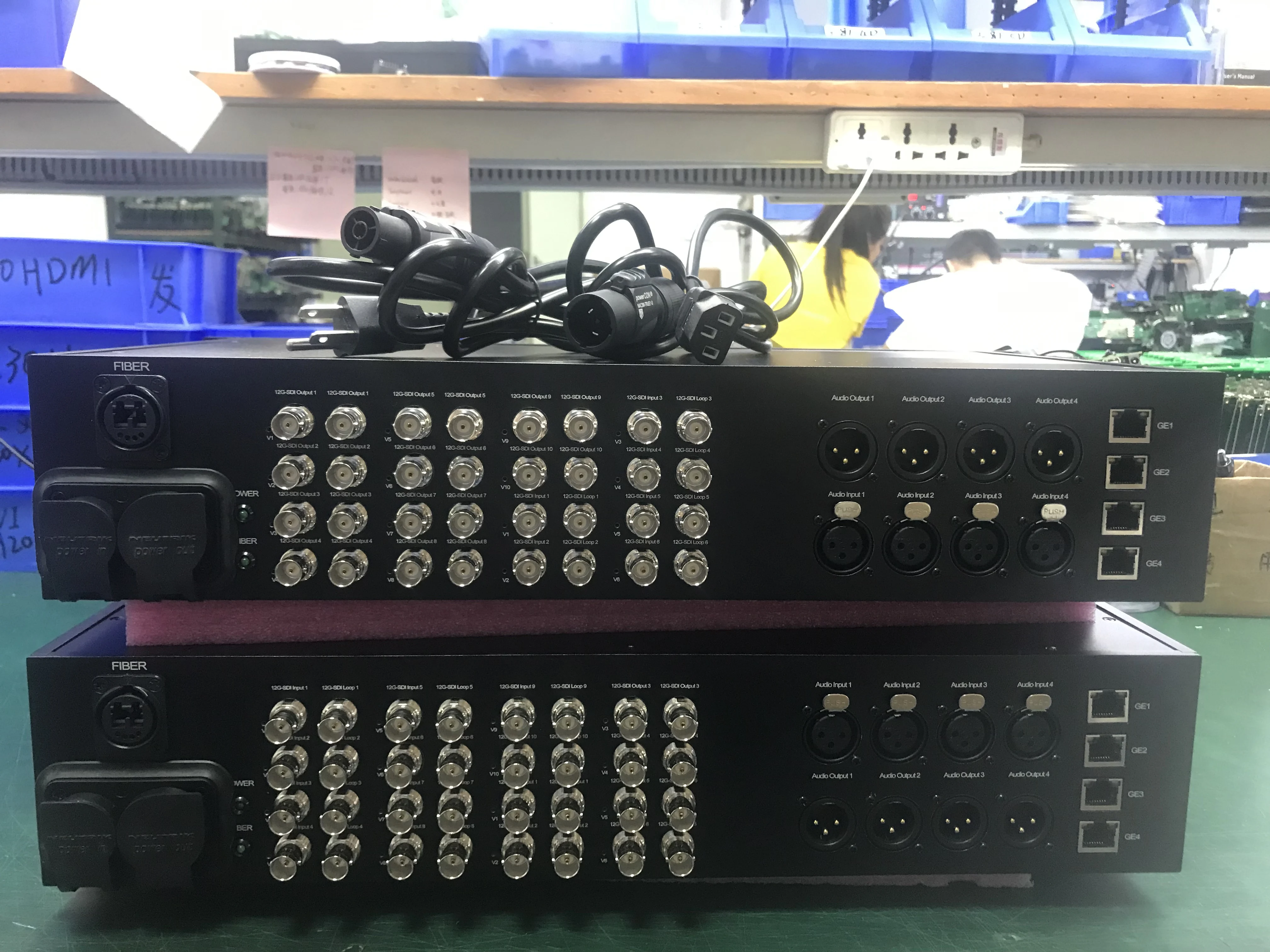 Фото Качество вещания 12G/4K-SDI Видео и XLR Преобразователь аудио в оптоволоконный удлинитель над разъемом Opticalcon Кабельный разъем №3