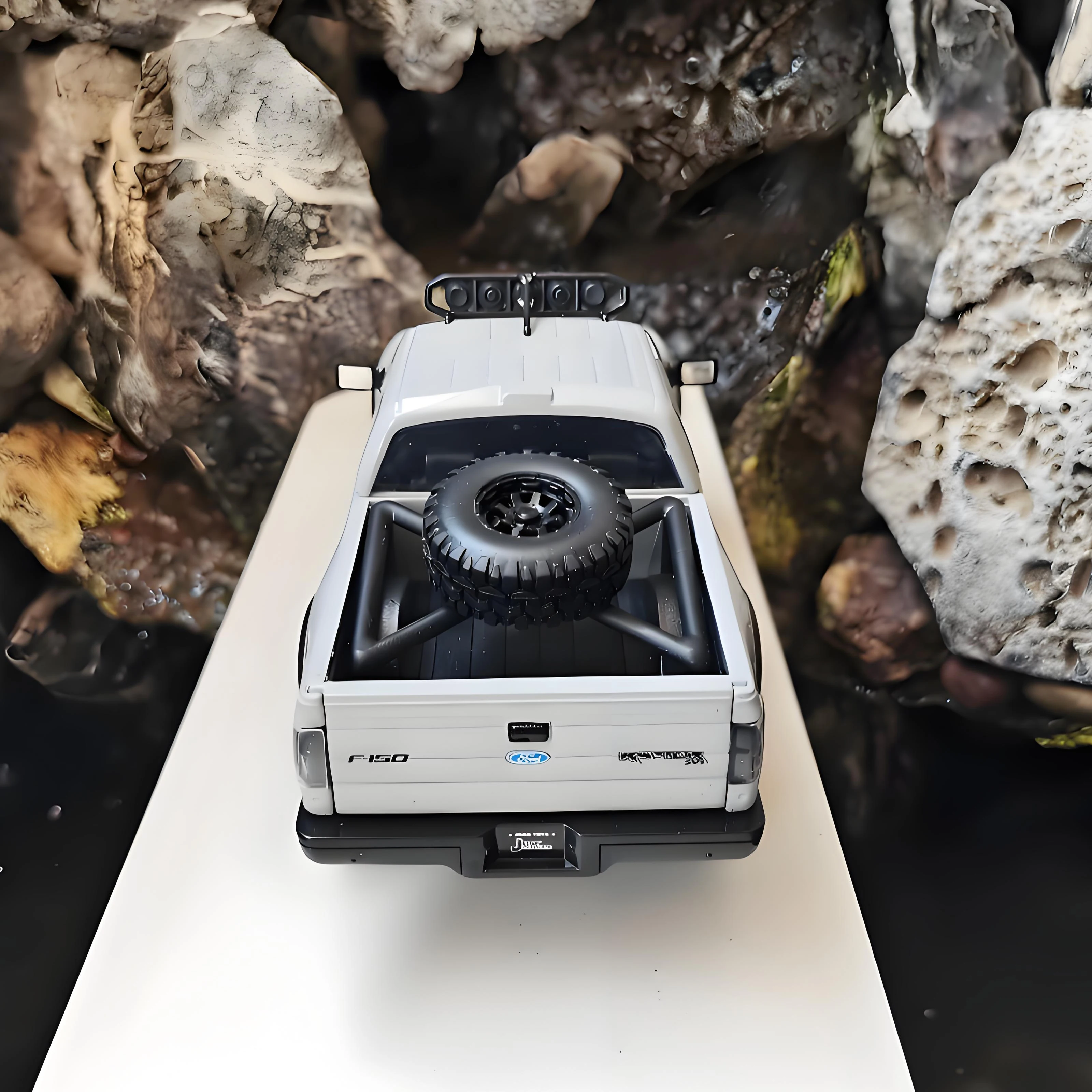 Фото JADA 1:24 Ford F-150 SVT Raptor 2011, легкосплавный автомобиль, литье под давлением и игрушечный транспорт, модель автомобиля, миниатюрная масштабная модель автомобиля для детей №2