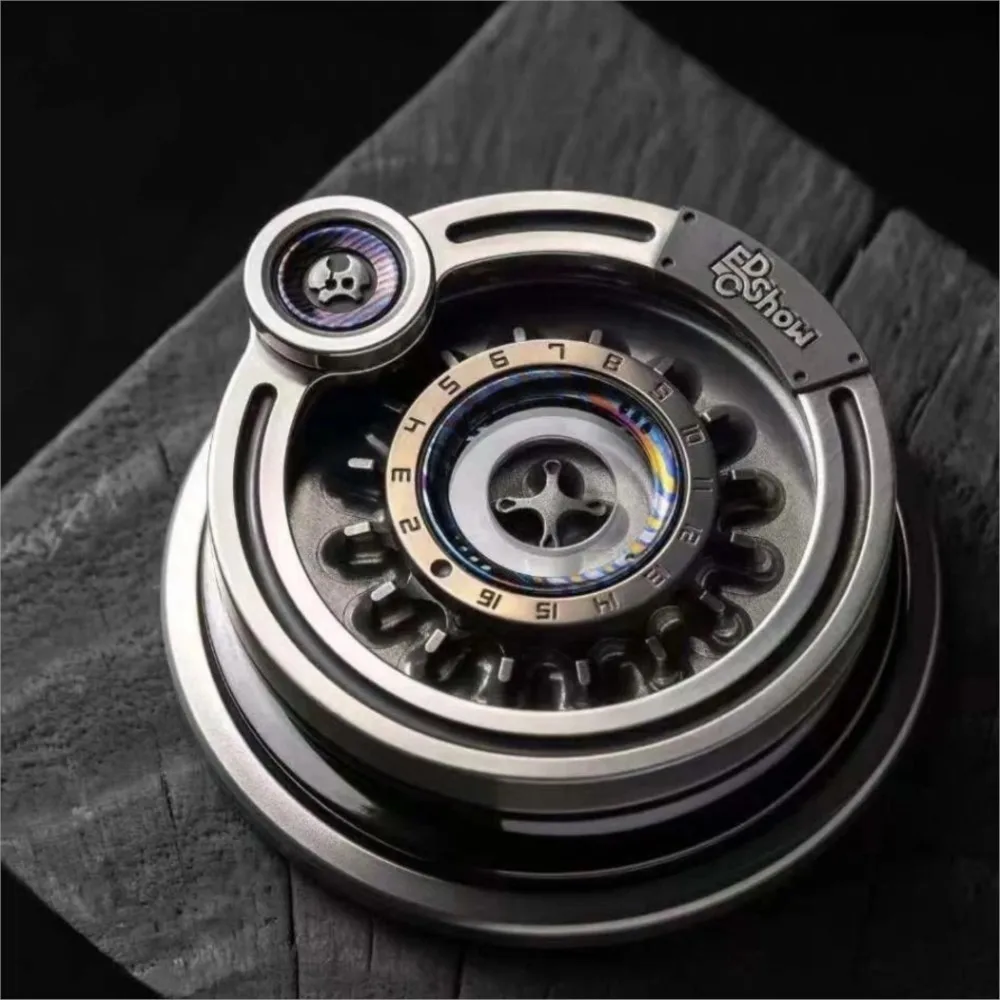 Фото LAUTIE Carnival Mega Spinner серии 2099, ограниченная серия, EDC Show, нашивка с цирконием, аксессуары для офисного стола №2