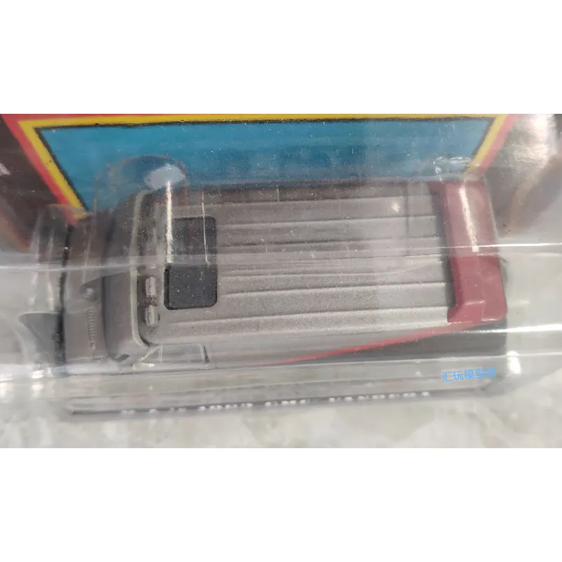 Фото Литой под давлением Greenlight, масштаб 1:64, 1983 GMC Vandura Muddy Edition, имитация сплава, модель автомобиля, классическая коллекция, демонстрационные игрушки №4