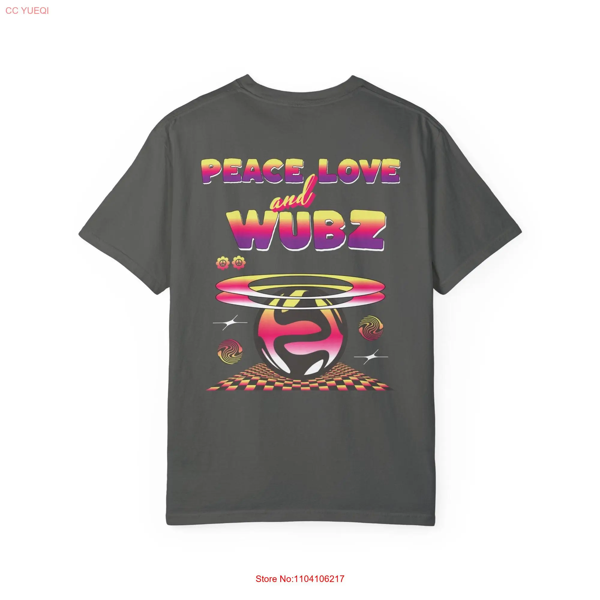 Футболка с надписью «Peace Love and Wubz»