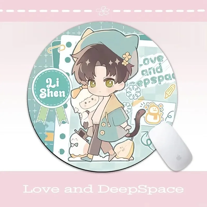 Фото Q-версия [Love and Deep Space] Коврик для мыши Qi Yu Shen Xing Return Table Pad Мультяшный прочный, износостойкий, противоскользящий, моющийся №2