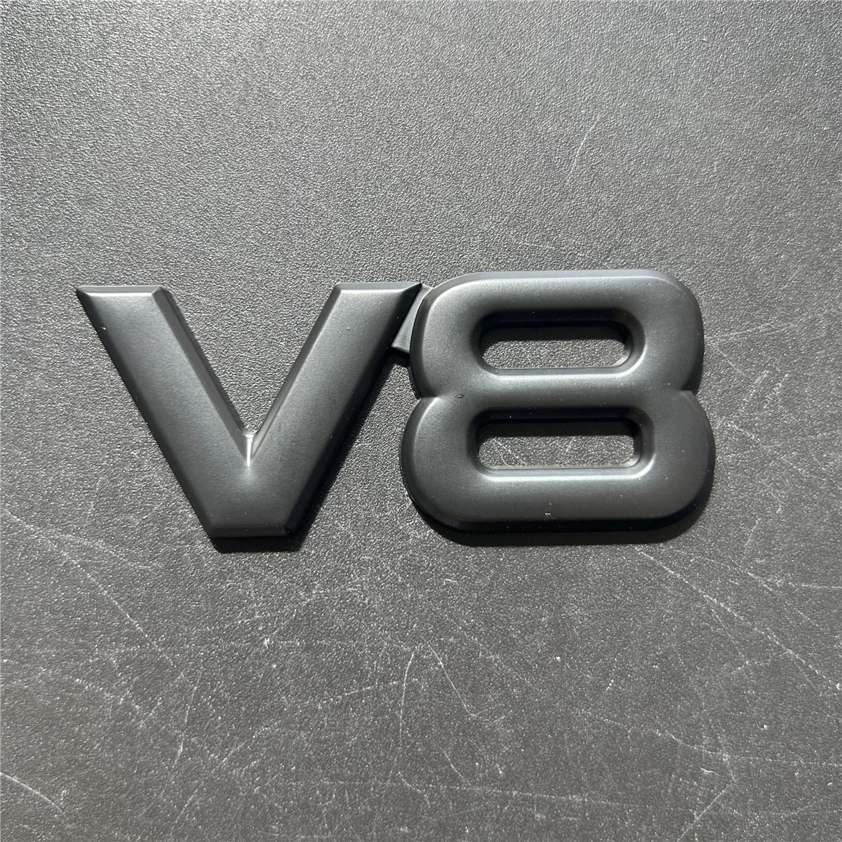 Фото Авто Металлический Сплав 3D V8 Логотип Смещение двигателя Багажник Задний Автомобильный Значок Наклейка Хром V8 Боковое Крыло Эмблема Стиль автомобиля №3