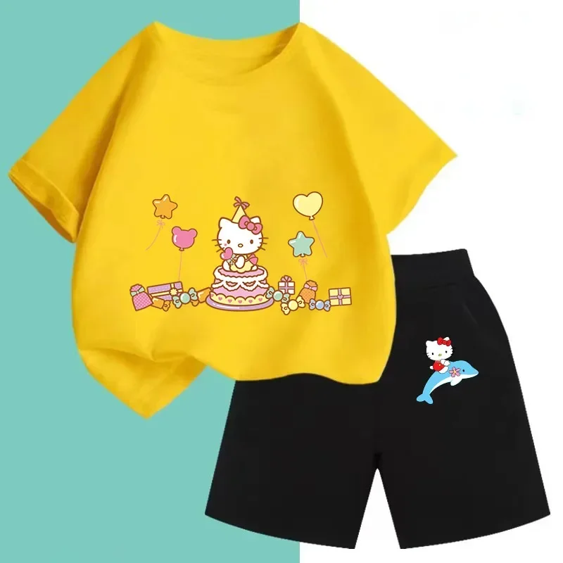 Фото Комплект Детской Одежды Hello Kitty — Милая Звуковая Интерактивная Футболка И Шорты Для Девочек И Мальчиков №4