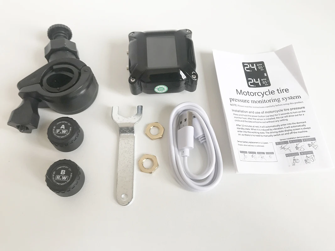 Фото Система контроля давления в шинах DERSHSENG TPMS с 2 внешними датчиками, сигнализация температуры, USB зарядка, ЖК-дисплей, водонепроницаемый №5