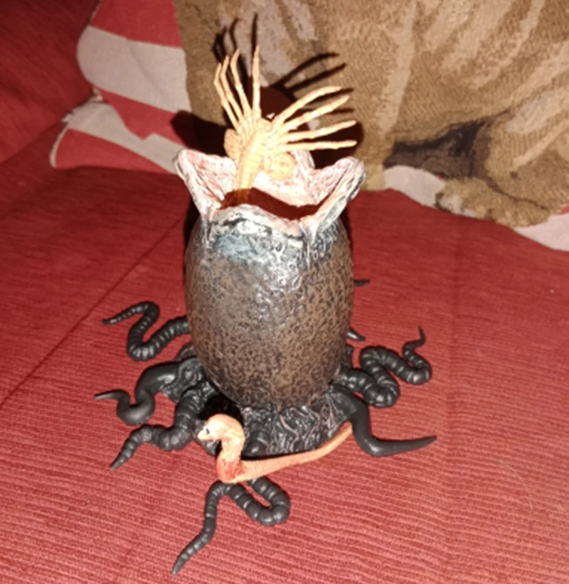 Фото Alien Egg Facehugger Chestburster Фигурка Xenomorph Aliens Eggs Face Hugger ПВХ Коллекционная модель Кукла Украшение Игрушка Подарки №4