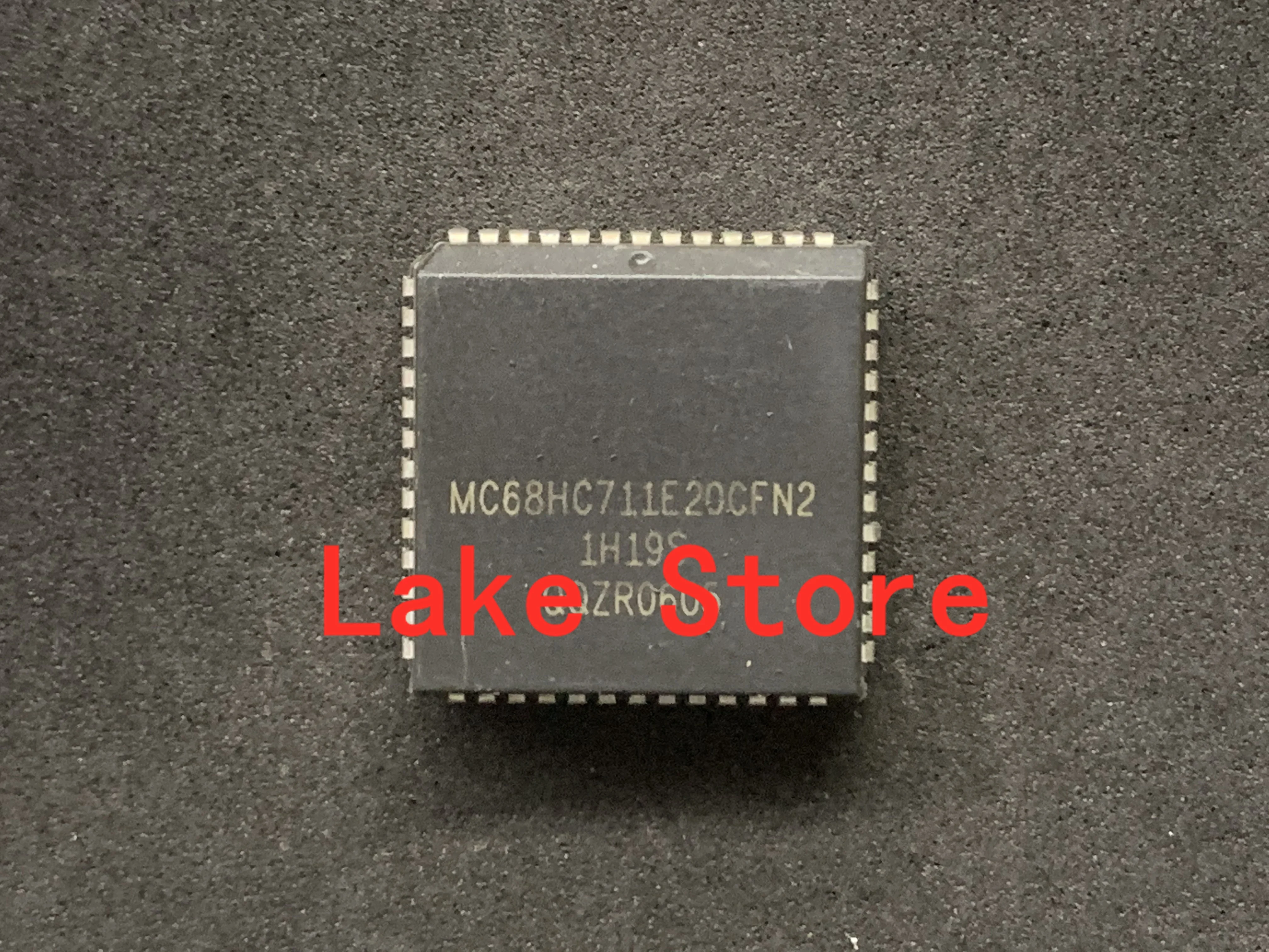 2 шт./лот MC68HC711E20CFN2 MC68HC711E20 MC68HC711 PLCC Нет hay programa