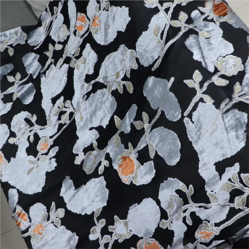 Высококачественная ткань Cheongsam для спального платья из тканой парчи с бархатным принтом, золотой тиснением и позолотой.