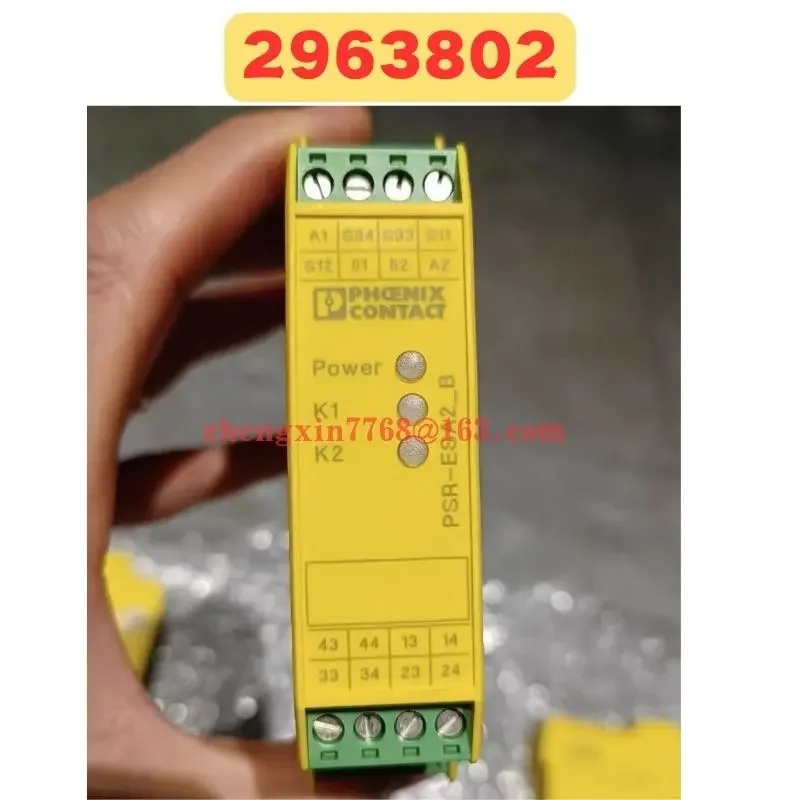 Б/у реле безопасности 2963802 PSR-SCP-24UC/ESA2/4X1/1X2/B Нормальная функция протестирована в порядке