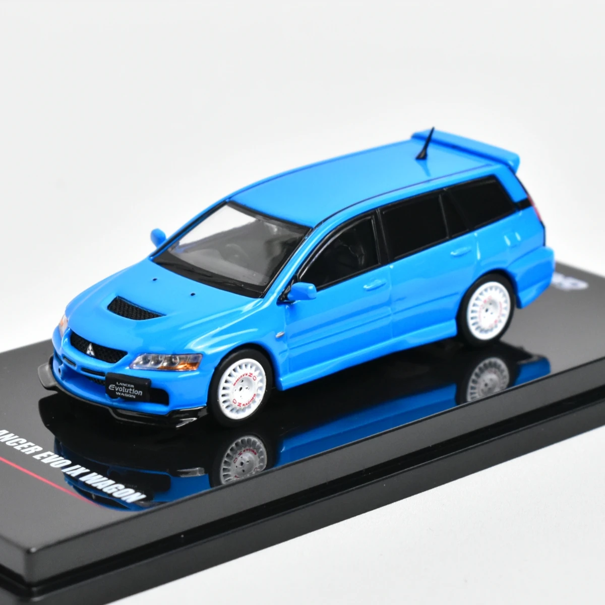 INNO 1:64 LANCER EVO9 IX WAGON литая модель автомобиля