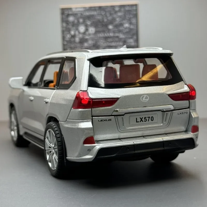 Фото Модель внедорожника 1/24 LEXUS LX570, литый под давлением, игрушечный автомобиль из сплава, подарок для мальчиков, коллективный домашний декор, миниатюрный автомобиль №4