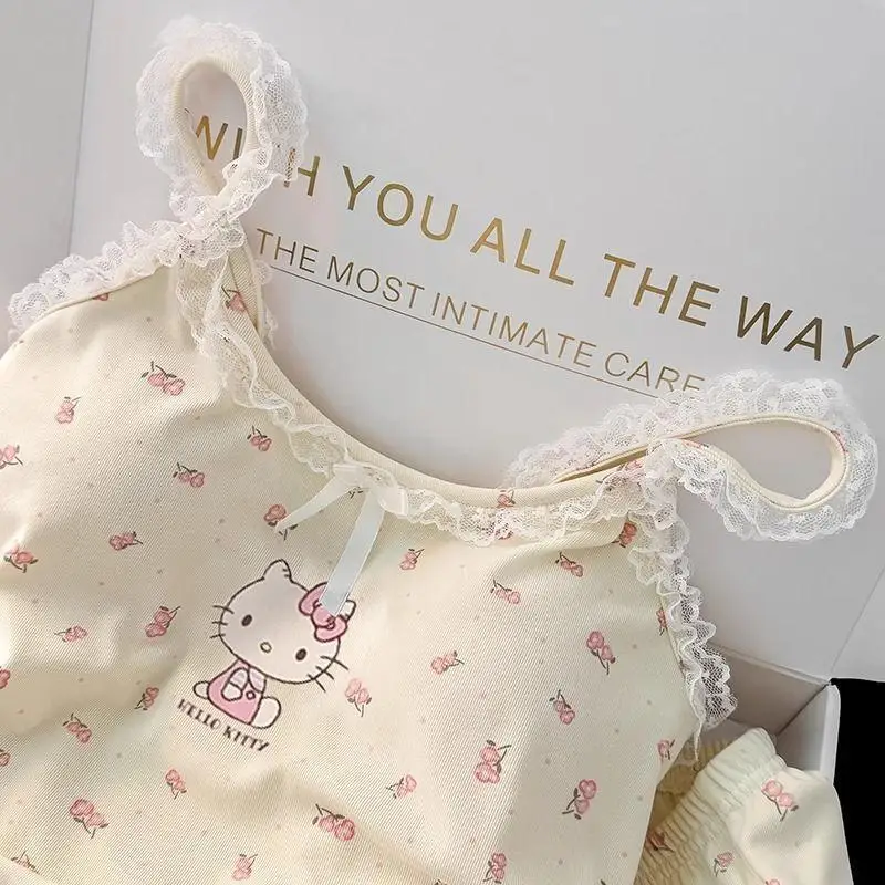 Пижамный комплект Sanrio Hello Kitty Kawaii Пижамный комплект из 2 предметов Домашняя одежда Шорты на слинге Кружева Милая летняя нагрудная подушка Жилет Домашняя одежда (art.: 3920cfddee507) - 3920cfddee507