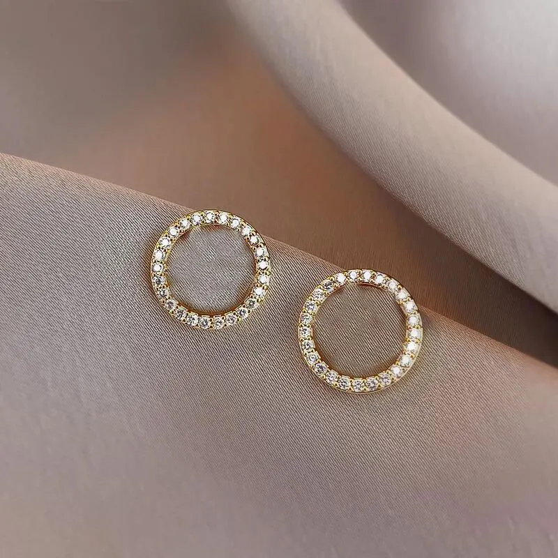 Женские серьги-кольца из серебра 925 пробы с фианитом