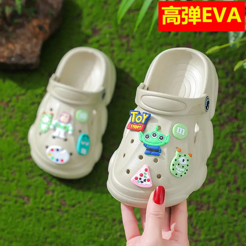 Фото Disney Buzz Lightyear Alien летние милые повседневные удобные нескользящие и износостойкие уличные пляжные сандалии с мягкой подошвой и отверстиями №5