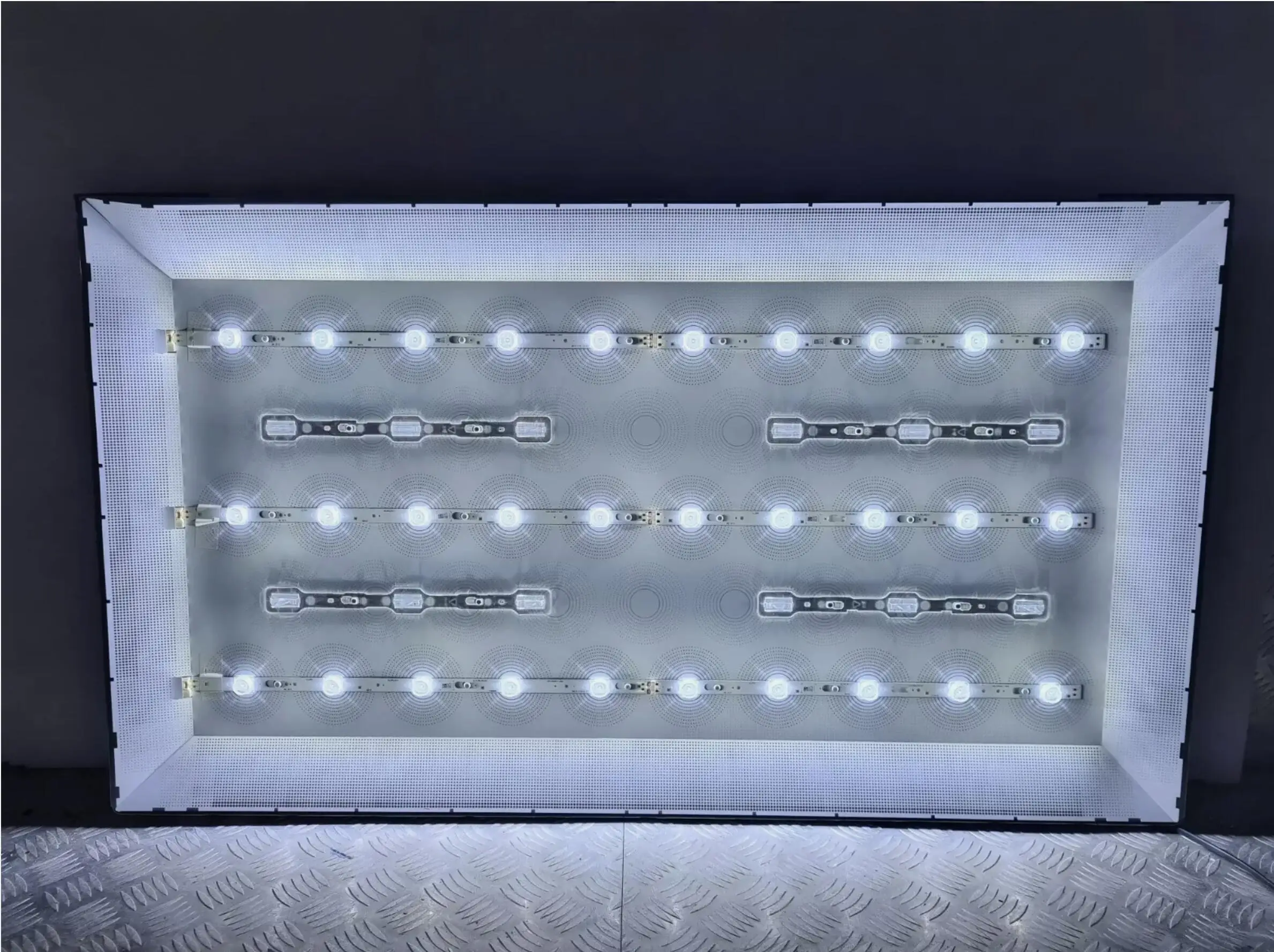 Фонарь подсветки для UN43TU7000G UN43TU7020G UN43AU7700G UN43CU7700G UN43TU7020 UN43AU7700 UN43TU8000G UE43TU7105K UN43TU6900 (art.: 3920c936174f5) - 3920c936174f5