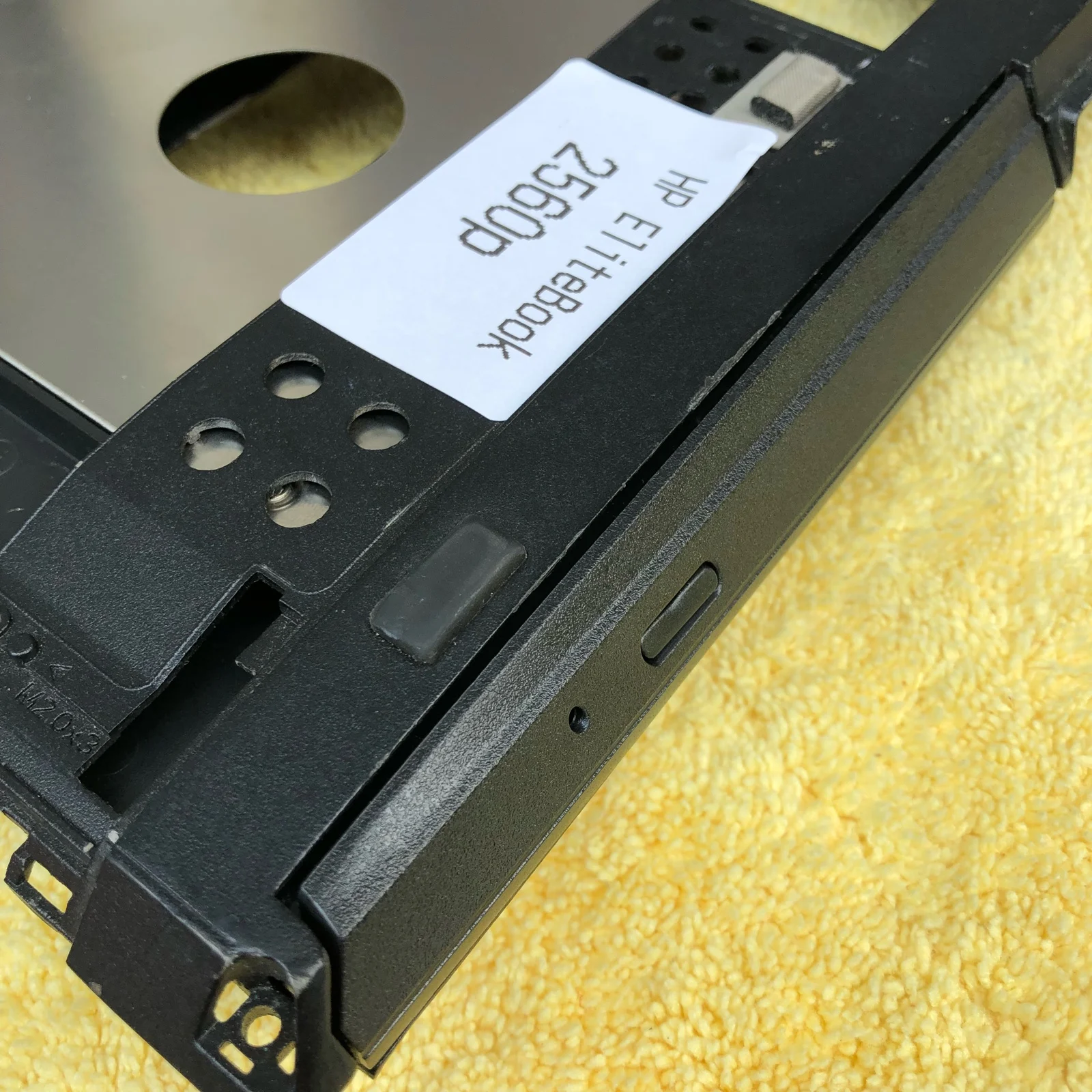 SATA 2-й жесткий диск SSD HDD-модуль Оптический отсек Caddy Tray Frame Кронштейн для HP EliteBook 2560P 2570p с кронштейном панели безеля (art.: 3920d0b10dc62) - 3920d0b10dc62