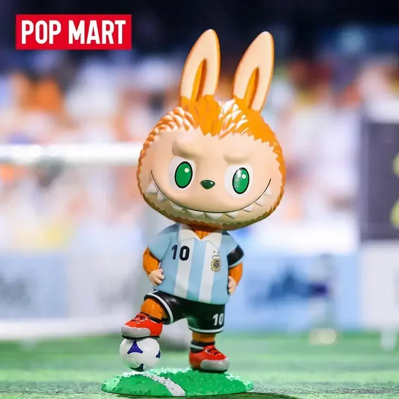 Фото POP MART LABUBU ASOCIACION DEL FUTBOL ARGENTINO серии слепая коробка Mystery Box Guess Bag игрушки кукла милая аниме-фигурка настольный №3