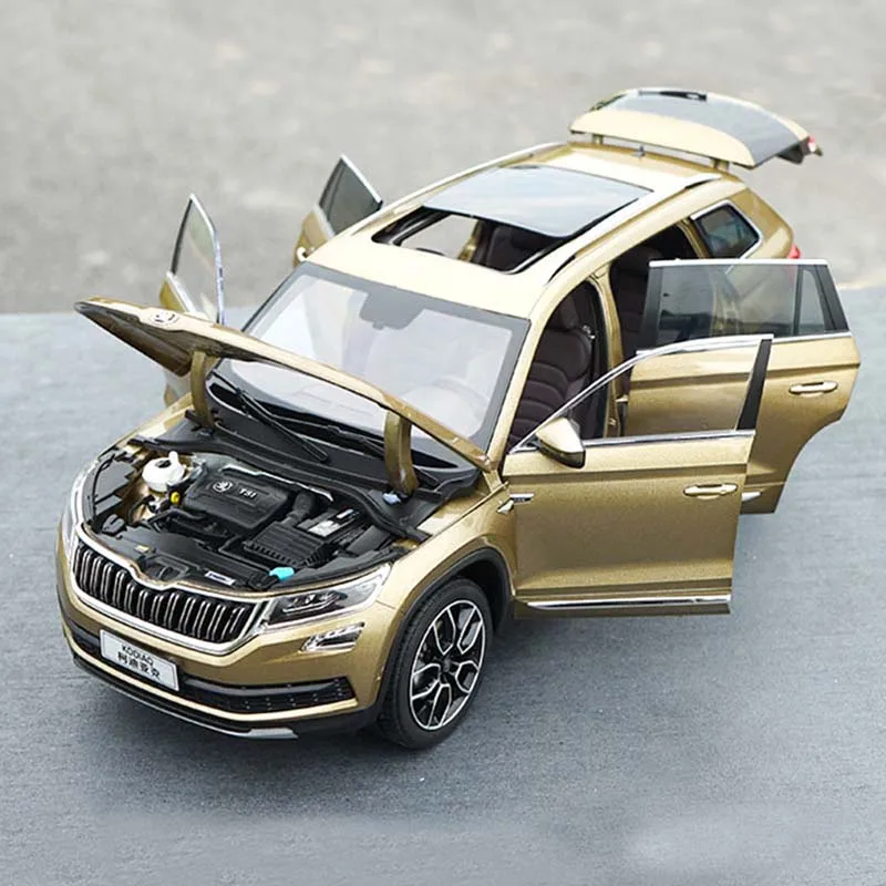 1:18 литой под давлением SKODA KODIAQ SUV, модель автомобиля из сплава, металлические автомобили, модель автомобиля, высокая коллекция моделирования, игрушки для мальчиков, подарки, украшение Играйте в транспортные средства и модели