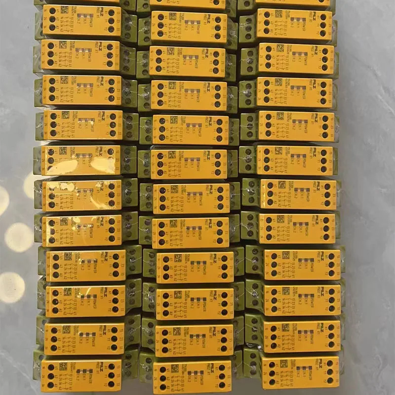Новые оригинальные модули безопасности Pilz 787502 PNOZ XV2P C 3/24 В постоянного тока 2n/o 2n/o t на складе