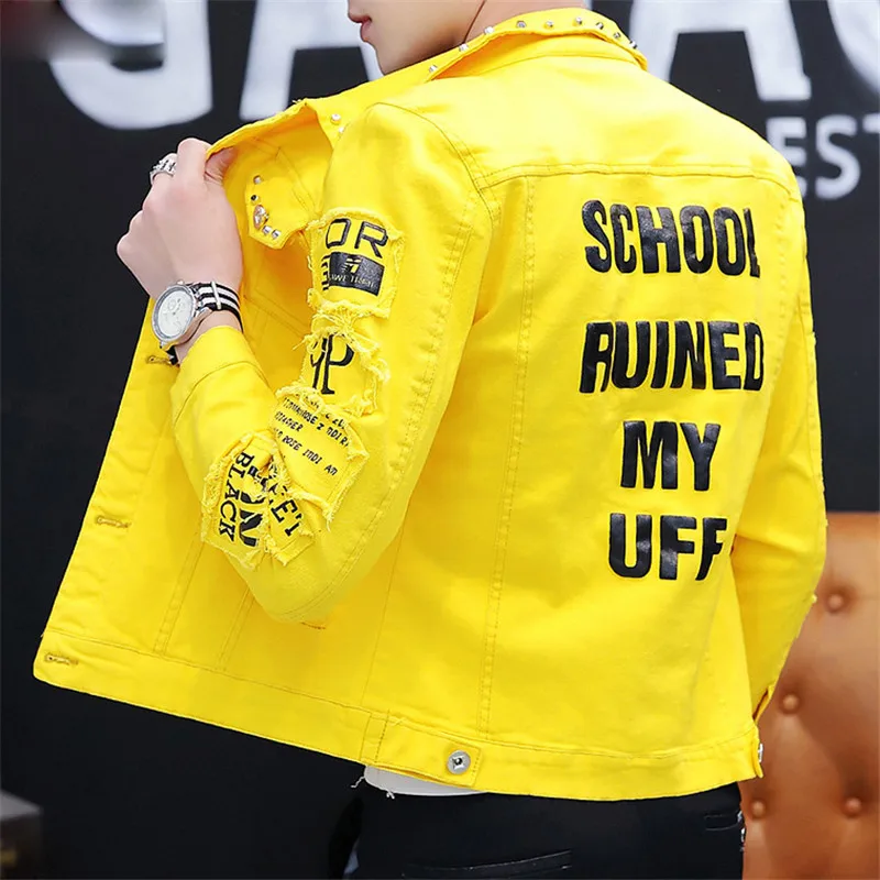 Фото Джинсы Musim Semi dan Musim Gugur Pria Jaket Denim Fashion Korea Pria Robek с заклепками Jaket Denim Street Style Kasual Cetak Huruf Jean №2