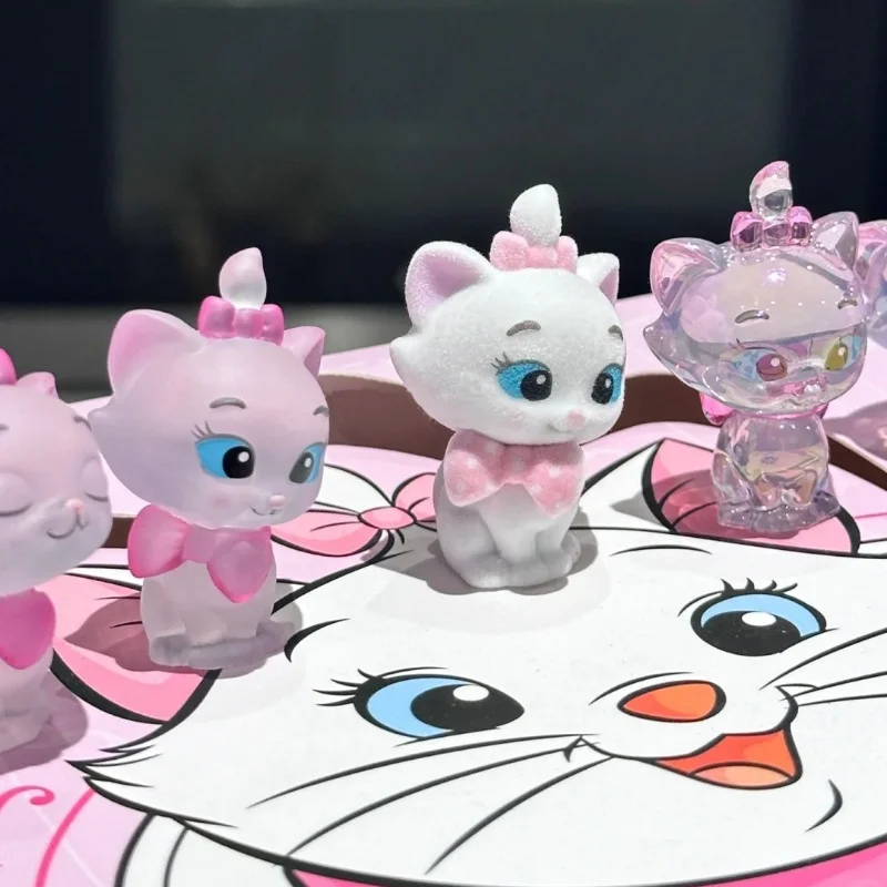 Фото Миниатюрная фигурка из аниме MINISO Disney «Мари», Милая модель игрушек аниме, мультяшная Кукла, автомобиль, декор Dsek, коллекционный подарок для детей №2