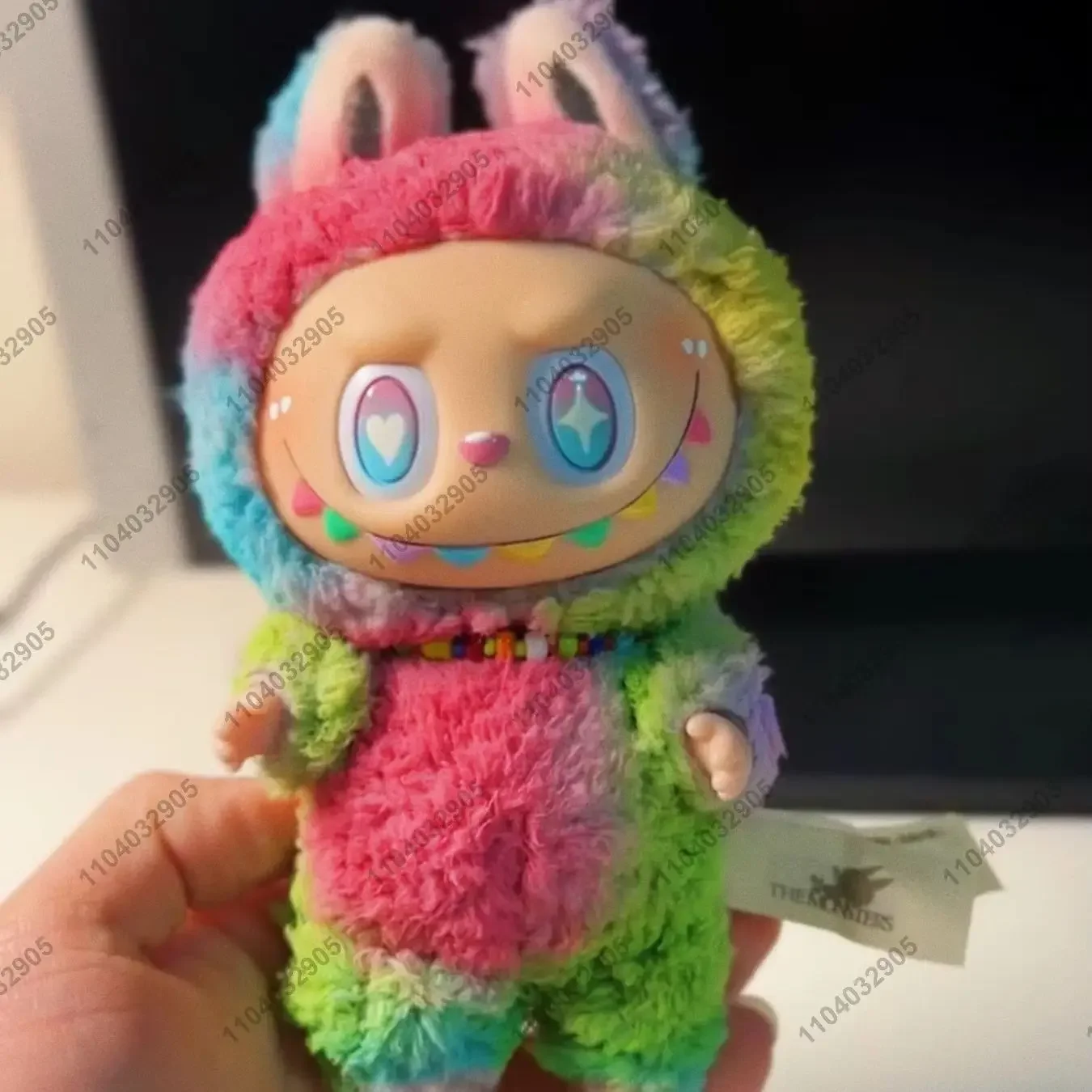 Labubu The Monster Rainbow Color Exciting Macaroon Плюшевая кукла Фигурка Высокое качество 1:1 Реплика сумки Очаровательная сумка Подвеска