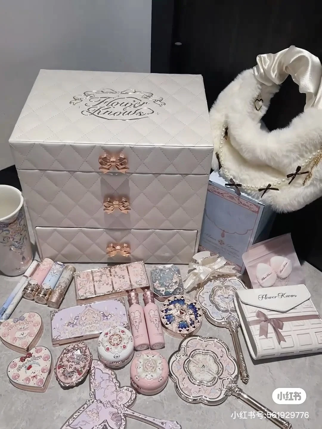 Flower Knows Limited Рождественская подарочная коробка для хранения косметики без продукта
