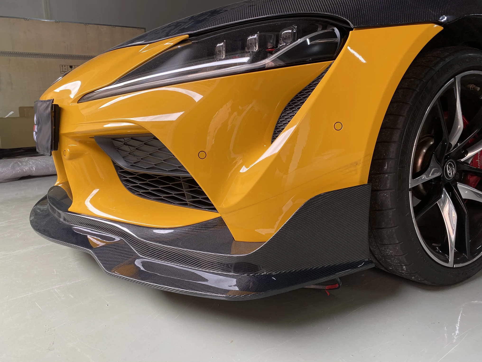 Передний бампер из углеродного волокна в стиле MB для Toyota GR Supra A90 A91 MK5, передний сплиттер (art.: 3920c9749d08b) - 3920c9749d08b