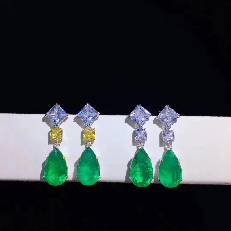 Серьги женские из серебра 925 пробы с искусственным изумрудом