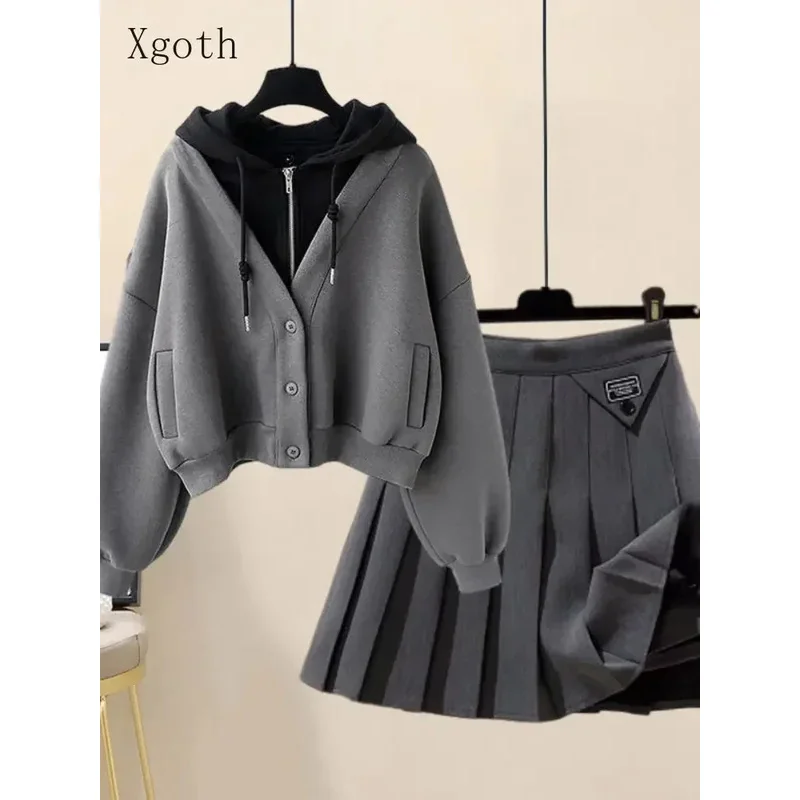 Xgoth женский костюм-свитшот большого размера, женский костюм 2023, High Street, искусственная куртка из двух предметов с капюшоном, плиссированная юбка, комплект из двух предметов или одинарный Костюмы для косплея