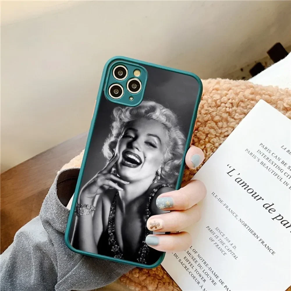 Фото Чехол для подушки Marilyn Monroe для iPhone 14 X XR XS 7 8 Plus 11 12 13 pro MAX 13mini, матовый ударопрочный чехол №2