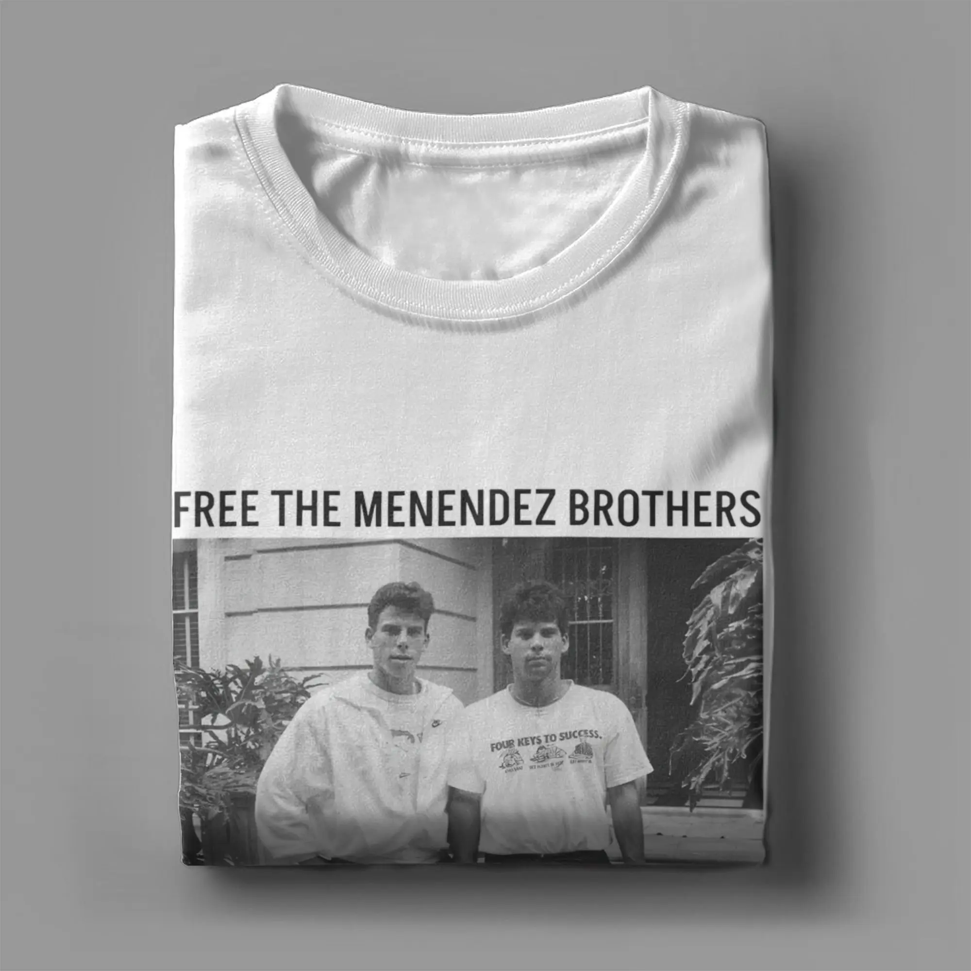 Фото Мужская женская футболка Free The Menendez Brothers из чистого хлопка с графическим принтом Николас Чавез, верхняя одежда №3