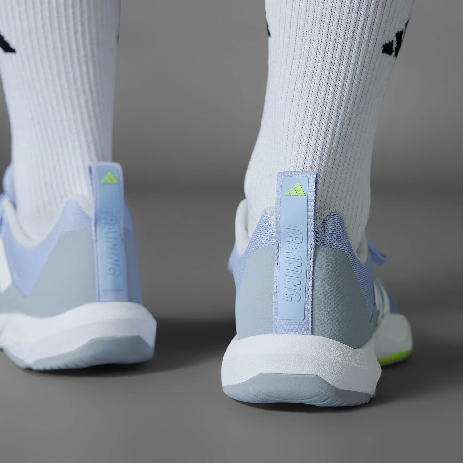 Фото Adidas Genuine RAPIDMOVE 2, женские тренировочные кроссовки на шнуровке IH5131 №3