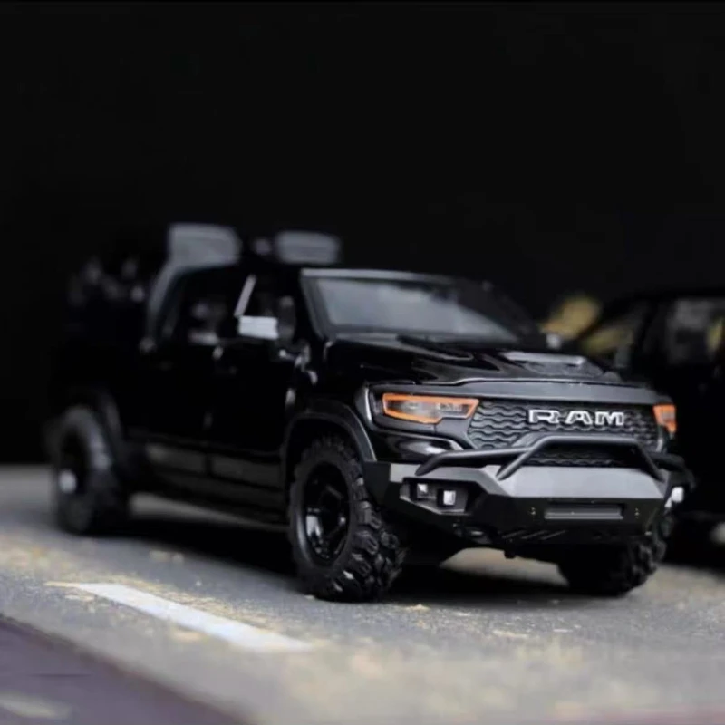 1:32 Dodge RAM Mammoth Пикап Off Road Игрушечный автомобиль из сплава Модель звука и света Коллекция подарок для мальчиков и детей